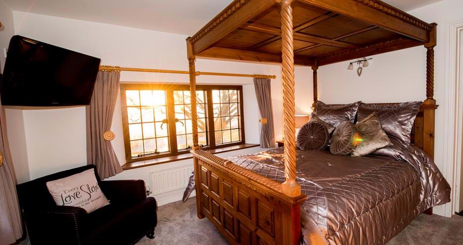 Luxury short breaks in Kent at Giraffe Cottage at Port Lympne Hotel & Reserve
