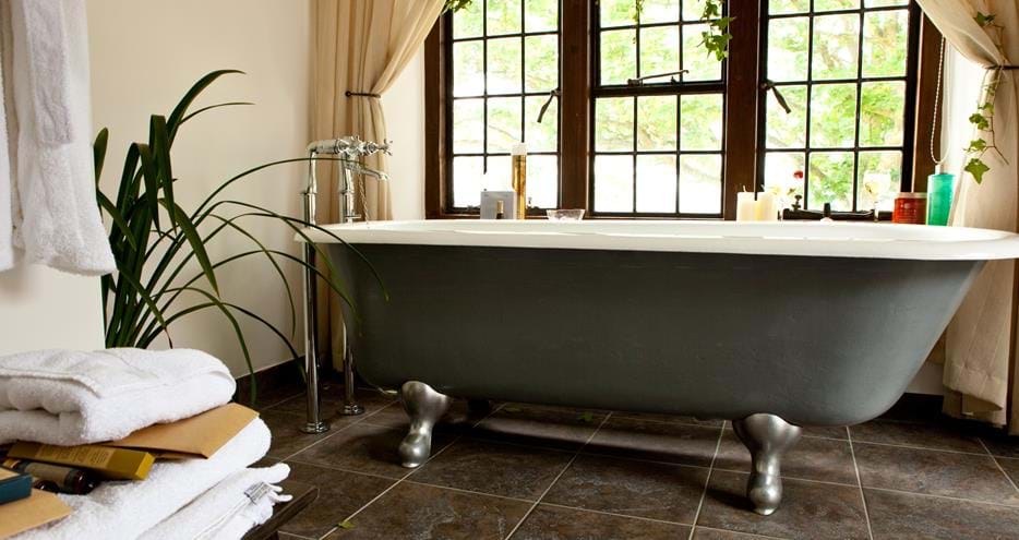 Romantic overnight break at Giraffe Cottage at Port Lympne Hotel & Reserve in Kent