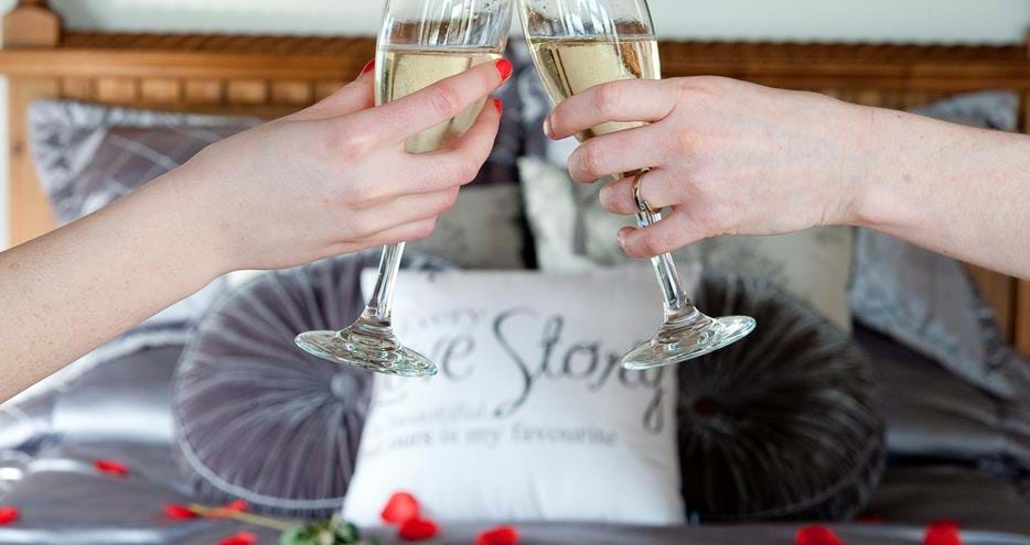 Romantic Kent venue for weddings and short breaks at Giraffe Cottage, Port Lympne Hotel & Reserve