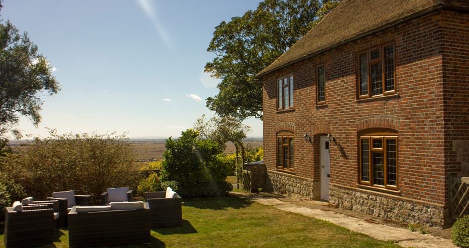 Luxury overnight stays at Giraffe Cottage at Port Lympne Hotel & Reserve in Kent