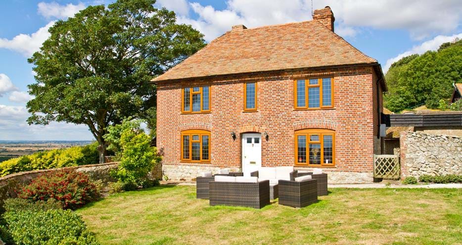 Luxury Giraffe Cottage in Kent at Port Lympne Hotel & Reserve