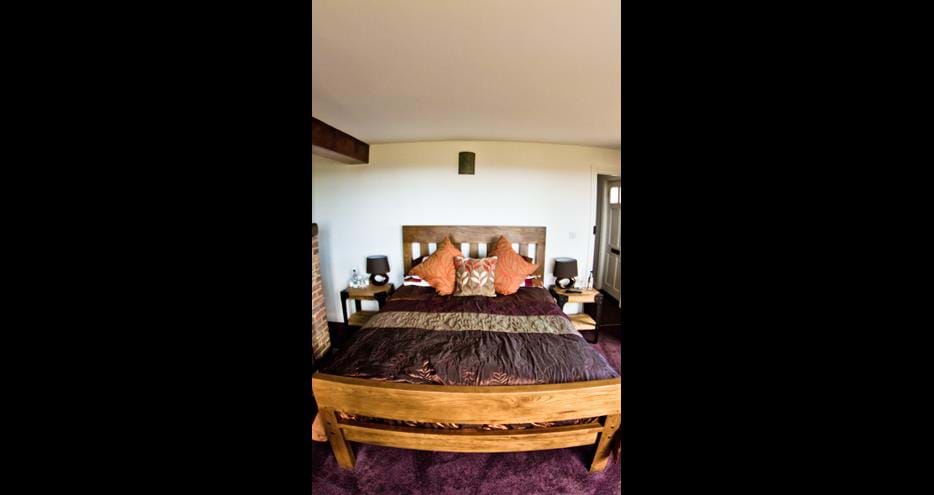 Luxury overnight stays at Giraffe Cottage at Port Lympne Hotel & Reserve in Kent