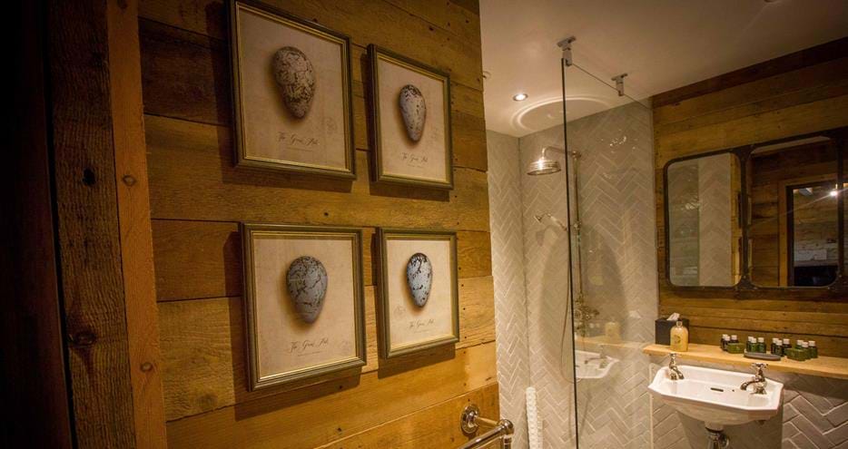 Tiger Lodge Bathroom at Port Lympne Hotel & Reserve in Kent