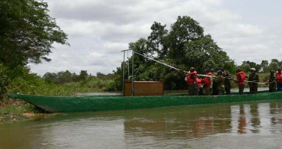 Journey to Gorilla Island by boat