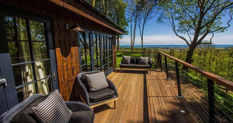 Tiger Lodge luxury cabin in Kent at Port Lympne Hotel & Reserve
