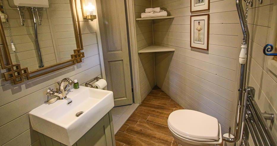 Bathroom at Forest Hideaway at Port Lympne Hotel & Reserve in Kent