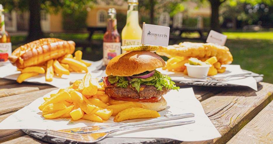 Where to eat at Howletts Wild Animal Park, near Canterbury in Kent